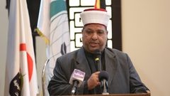ادعيس من القاهرة: وجود الأقصى مهدد