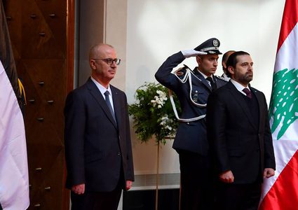 الحمد الله يصل بيروت للمشاركة في القمة العربية