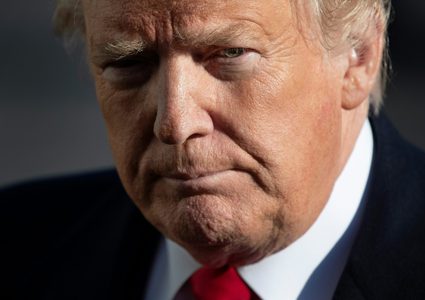 عيد ميلاده الـ 72..ترمب وحيدًا في البيت الأبيض