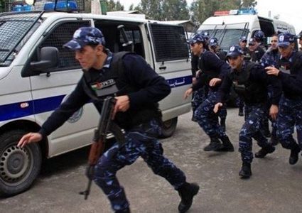 الشرطة تضبط تمثالاً وقطعاً أثرية في جنين وتلقي القبض على شخص