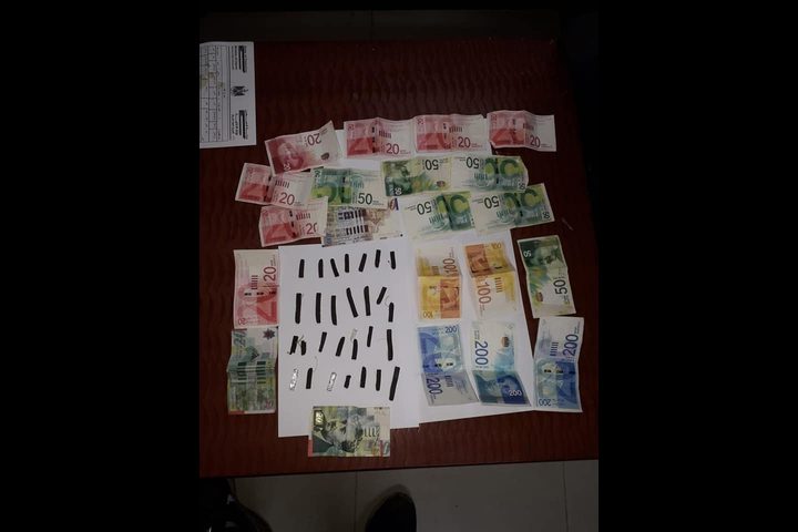 ضبط تاجر مخدرات في منطقة بيت لقيا متلبّسًا