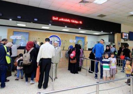 تنقل 4737 مواطنًا ومنع أخر عبر معبر الكرامة