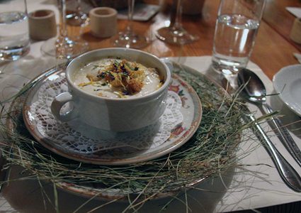 مطعم يحذر زبائنه: فكروا مرتين قبل زيارتنا