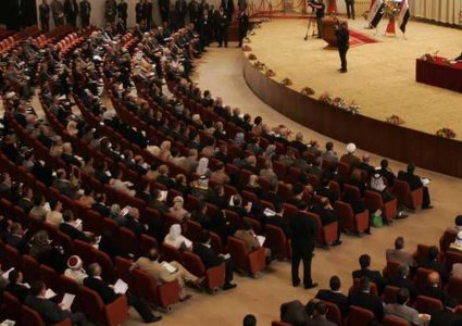 إيران تضغط لتمرير قانون يتيح لها الاستئثار بالعراق