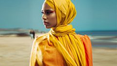 عارضات كسرن الحواجز في عالم الأزياء المحتشمة