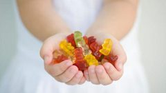 هل الفيتامينات الملونة والمحلاة مكمل غذائي جيد لطفلك؟
