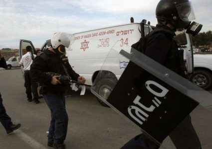 قوات القمع تقتحم قسم "17" في عوفر