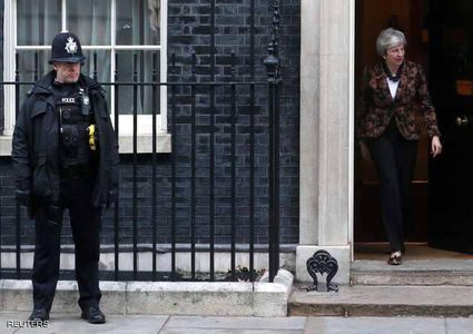 بعد رفض اتفاق بريكست.. ماي تتعلق بـ"شبكة الأمان"