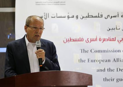 أبو بكر يحمل إدارة معتقل "عوفر" المسؤولية  عن حياة الأسرى