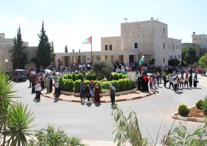 النقل والمواصلات وبيرزيت توقعان اتفاقيتي تفاهم