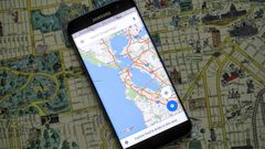 Google Maps تحمي السائقين من كاميرات الرادار