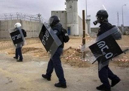 أبو بكر: حالة غليان في "عوفر" وقد نشهد تصعيداً داخل السجون