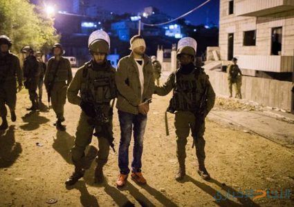 الاحتلال يعتقل 21 مواطنا بينهم زوجة أسير محرر