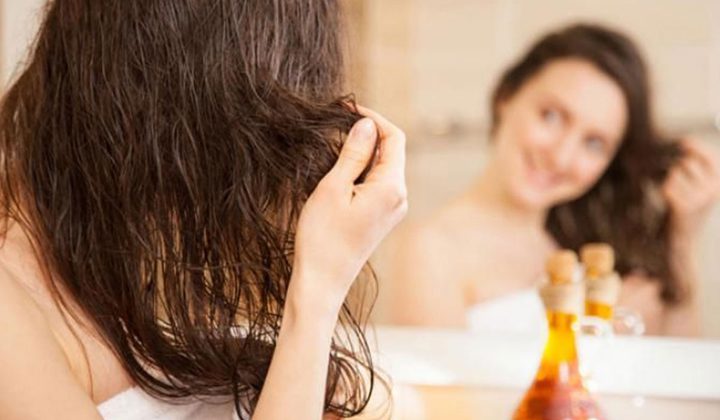 اعتمدي حمام الزيت لعناية مضاعفة بشعرك في الشتاء