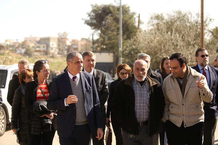 رؤساء بعثات الاتحاد الأوروبي يزورون عائلة الصباغ بالشيخ جراح