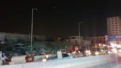 الاحتلال يغلق حاجز قلنديا ويسبب أزمة مرورية خانقة