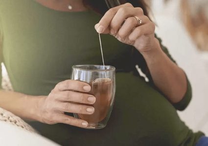 النساء الحوامل وشرب الشاي.. دراسة تكشف الضرر