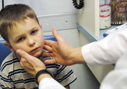 الناس والبرد والإنفلونزا.. 3 خرافات ينبغي محوها للأبد