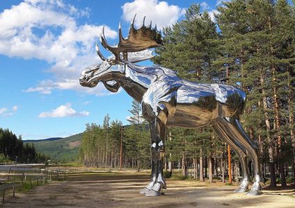 كندا والنرويج تخوضان حربا لأكبر تمثال لحيوان الأيل في العالم