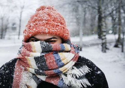 لماذا لا يصاب البعض بنزلات البرد وكيف نصبح مثلهم؟