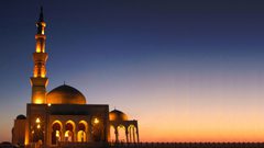 في غزة مساجد فارهة بملايين الدولارات وبيوت الفقراء تصرخ