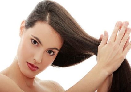 ضعي الأسبرين والشاي الأخضر على شعرك واكتشفي ماذا سيحدث