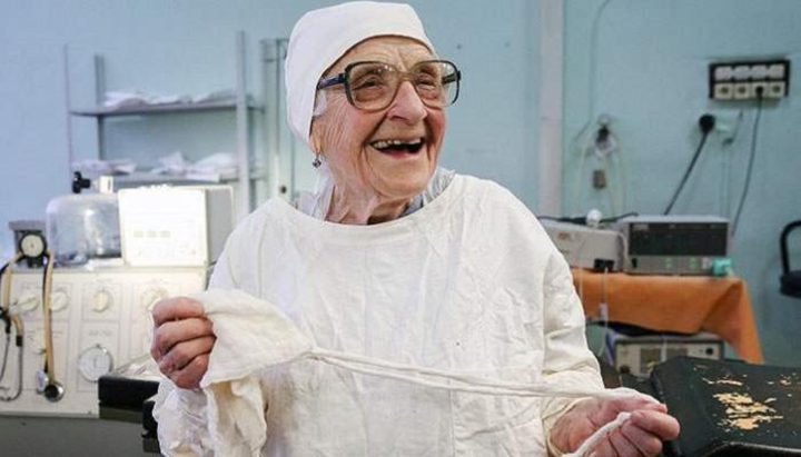 كيف يمكن للنساء بلوغ سن الـ 90؟