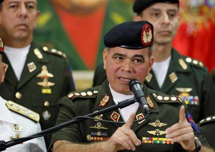 وزير دفاع فنزويلا يؤكد حدوث "انقلاب" في البلاد ضد مادورو