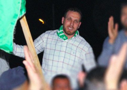 الاحتلال يمنع مجددًا الأسير عاصم البرغوثي من لقاء محاميه