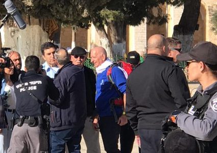 اقتحامات للأقصى بقيادة قائد شرطة الاحتلال في القدس