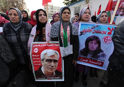 وقفة تضامنية مع الأسرى في سجون الاحتلال في قطاع غزة.