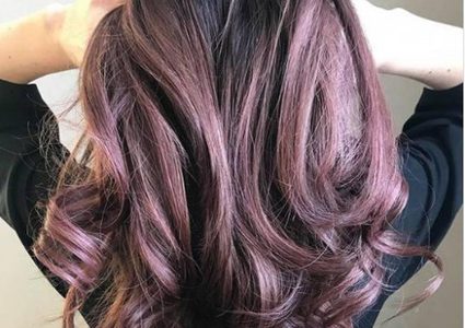 "الأرجواني الشوكولاتة".. أجدد صيحات موضة الشَّعر في 2019