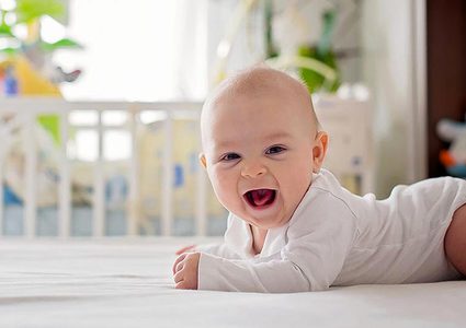 المواليد الجدد كائنات اجتماعية واعية