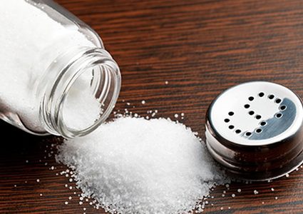ما هي مخاطر الاسراف في تناول الصوديوم ؟