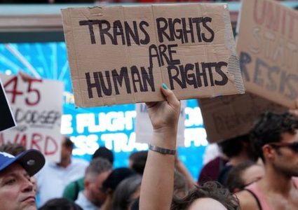 حظر الأشخاص المتحولين جنسيا من الخدمة في الجيش الأمريكي