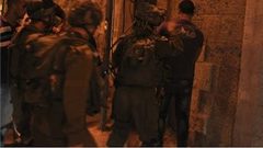 الاحتلال يعتقل أسيرا محررا من طمون على حاجز زعترة