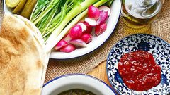 أكلات شتوية دافئة تتربع على موائد الغزيين