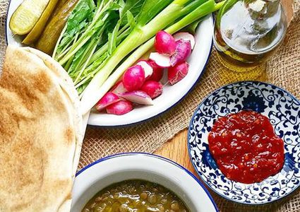 أكلات شتوية دافئة تتربع على موائد الغزيين