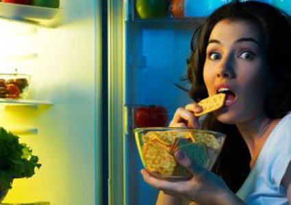 كيف تتغلب على احساسك بالجوع ليلا؟