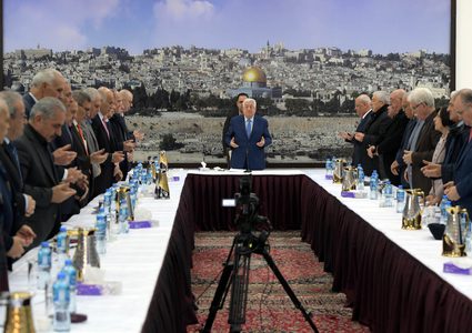 مركزية فتح تعقد اجتماعًا برئاسة الرئيس محمود عباس