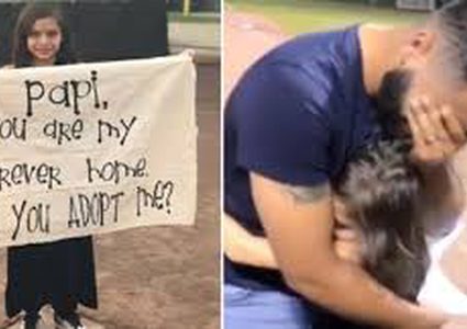 فيديو مؤثر لطفلة تطلب من زوج والدتها تبينها