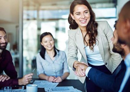 لغة الجسد يمكن أن تعكس قوة شخصيتك