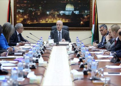 الحكومة تجدد مطالبة المجتمع المدني بتوفير حماية دولية لشعبنا