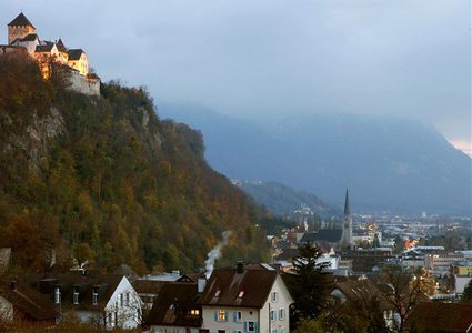 أغنى دولة في أوروبا بدون مطار وسكك حديد