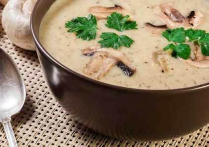 أسهل شوربة فطر