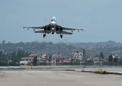 منظومة الدفاع الجوية في قاعدة حميميم تتصدى لأهداف معادية