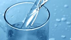 تعرف على فائدة شرب الماء صباحا