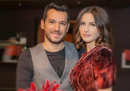 هل إيمان الباني زوجة مراد يلدريم حامل؟