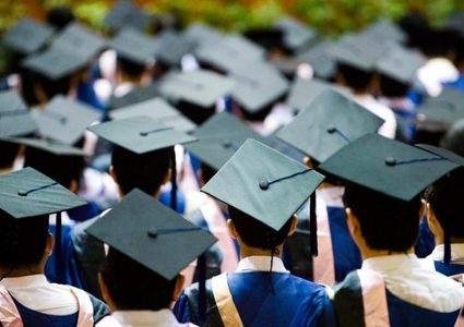 فوضى تعمّ سوق العمل: وظائف تعاني التخمةَ