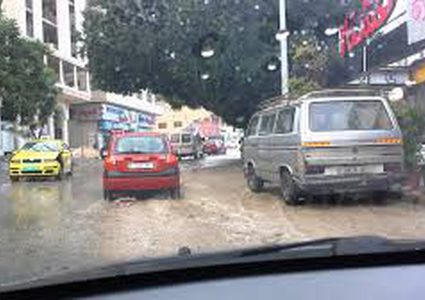 منخفض جوي مصحوب بكتلة هوائية باردة وأمطار على مختلف المناطق